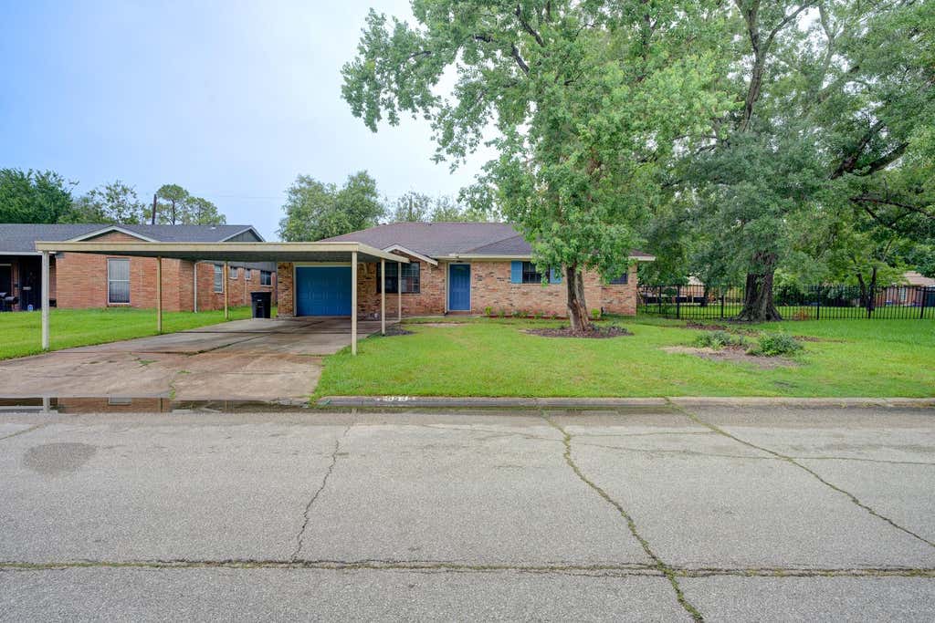 Photo of 5535 Elm Springs Drive, Houston, TX 77048 (MLS # 78750315)