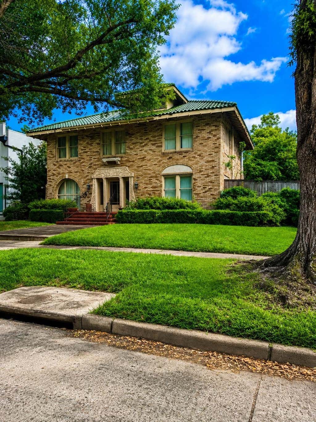 Photo of 2139 Quenby Street, Houston, TX 77005 (MLS # 67299283)