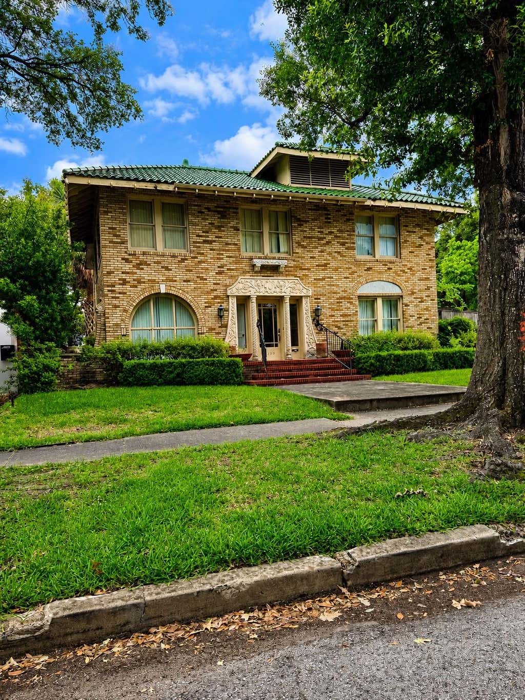 Photo of 2139 Quenby Street, Houston, TX 77005 (MLS # 67299283)