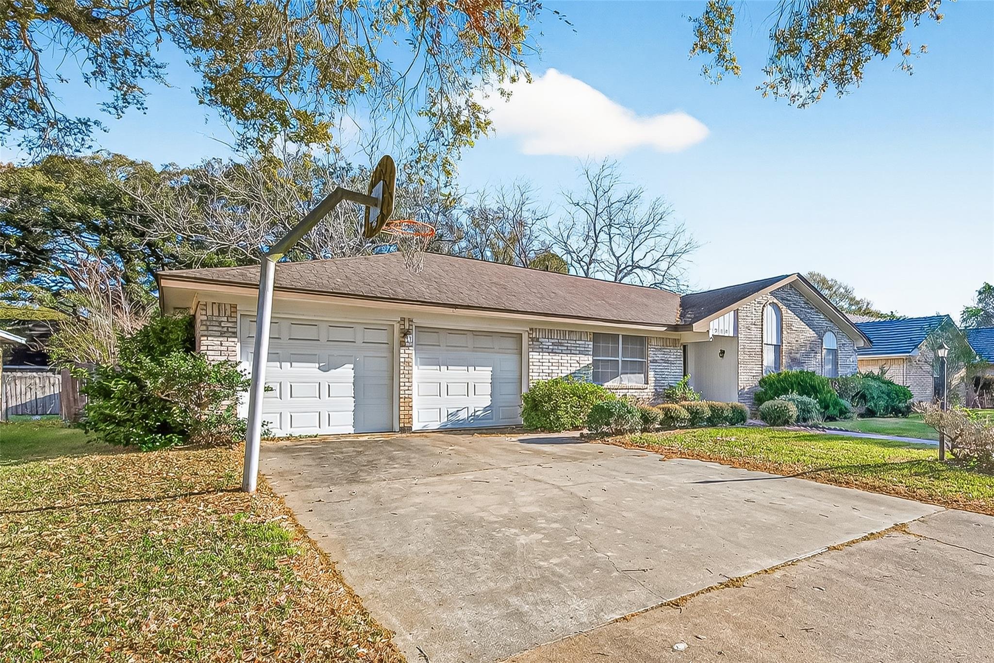 1215 Easy Street