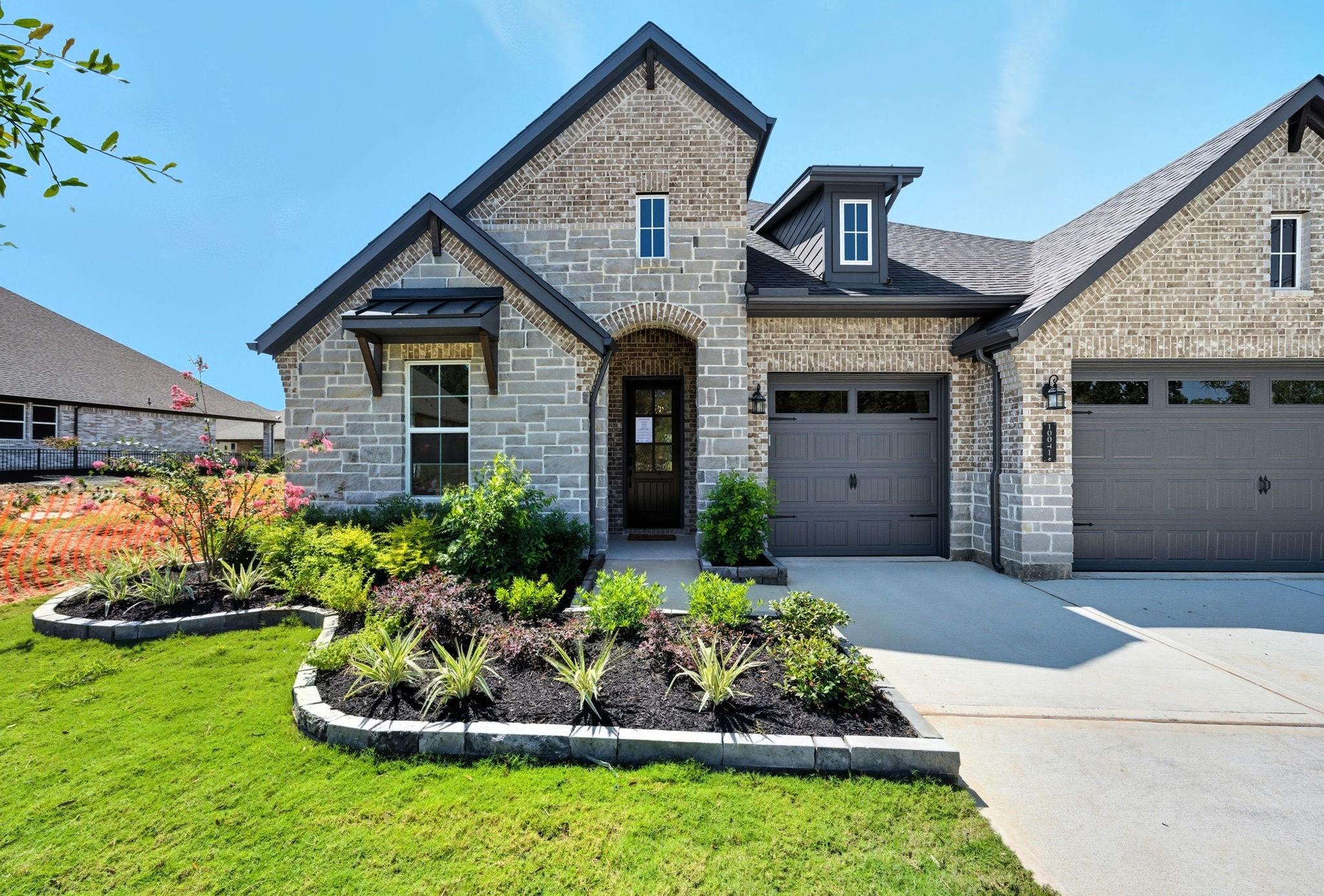 10041 Larkin Cove