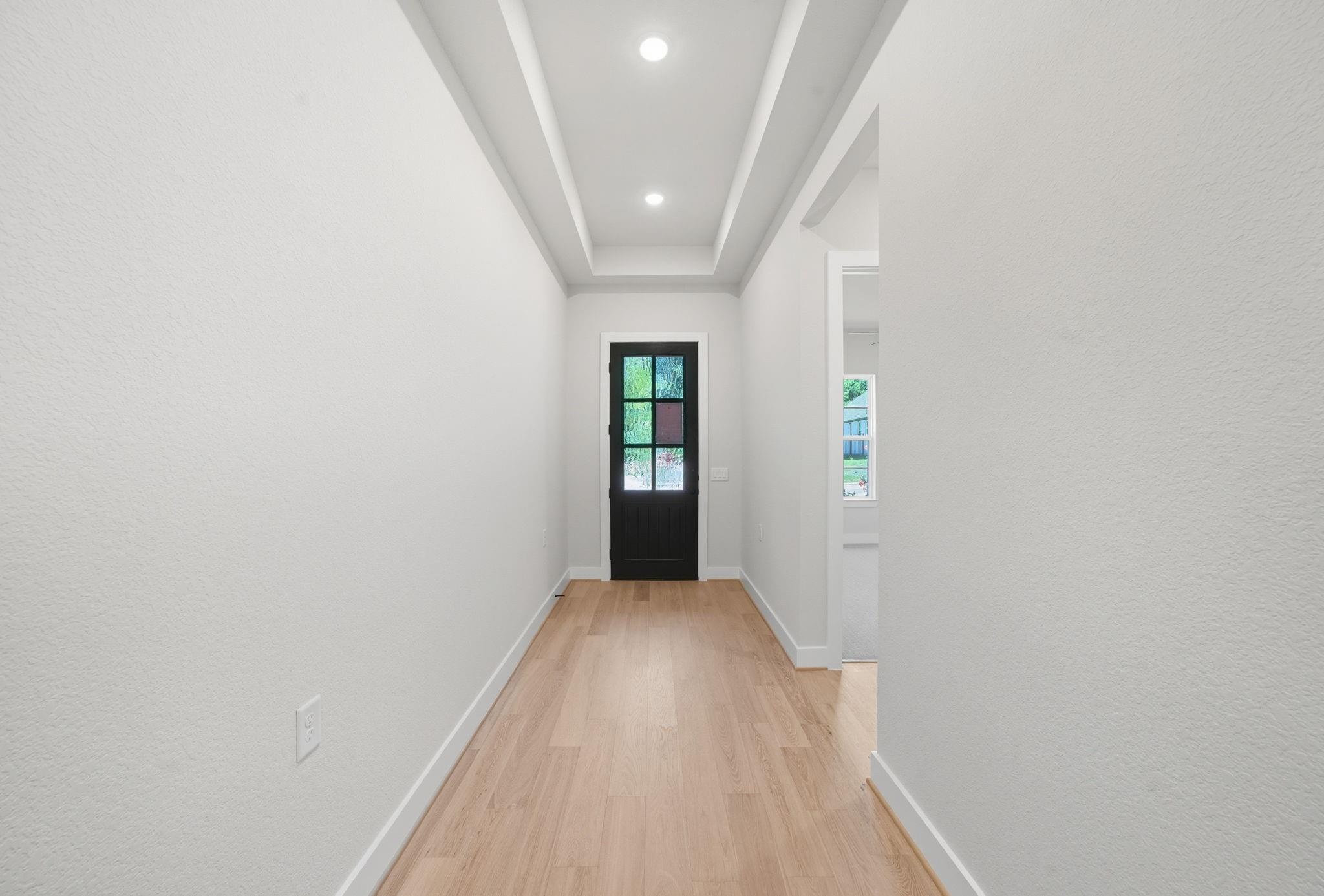 10041 Larkin Cove