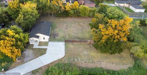 Photo of 319 S Ohio Street, La Porte, TX 77571 (MLS # 96082155)