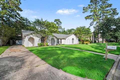 Photo of 12614 Rocky Hill Drive, Houston, TX 77066 (MLS # 85874962)