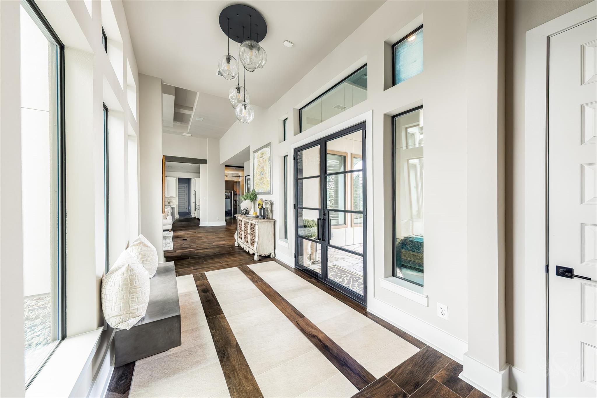 8619 Woods Hollow Trail