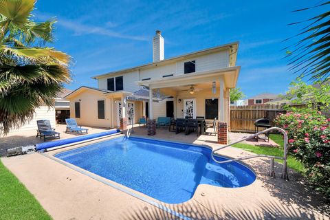 Photo of 12711 Laurel Bank Way, Houston, TX 77014 (MLS # 98984964)