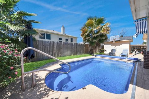 Tiny photo for 12711 Laurel Bank Way, Houston, TX 77014 (MLS # 98984964)