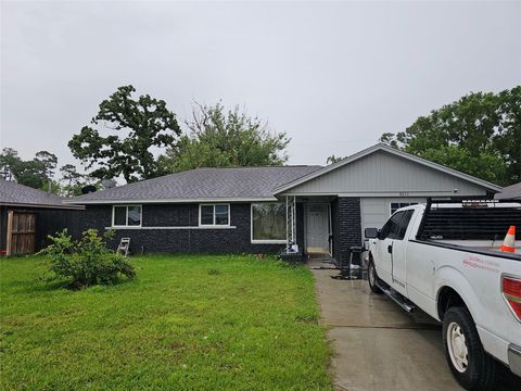 Photo of 9210 Homewood Lane, Houston, TX 77078 (MLS # 11287600)