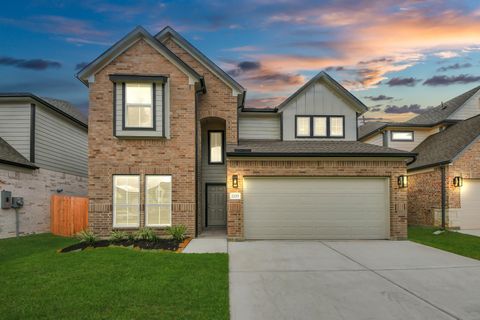 Photo of 12015 Maple Oak Drive Dr, Houston, TX 77066 (MLS # 60476563)