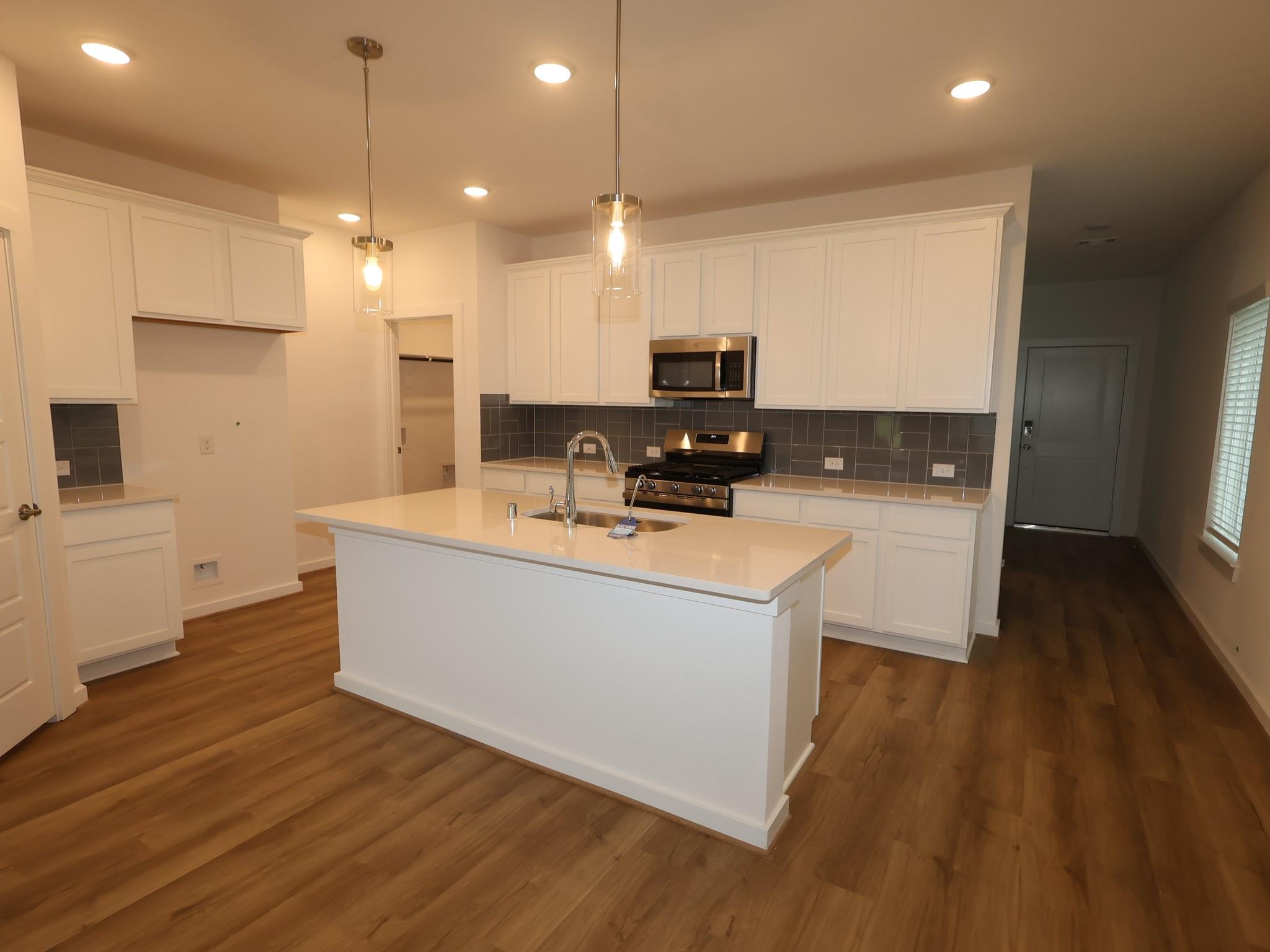 8222 Blue Shell Lane