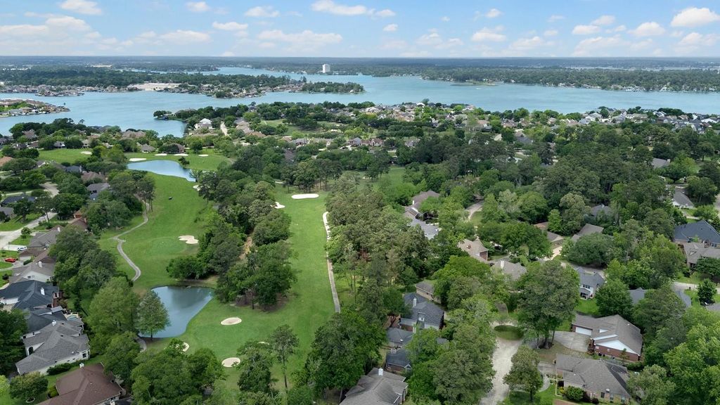 Photo of 140 April Waters Drive W, Conroe, TX 77356 (MLS # 27903164)