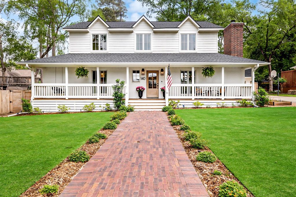 Photo of 140 April Waters Drive W, Conroe, TX 77356 (MLS # 27903164)