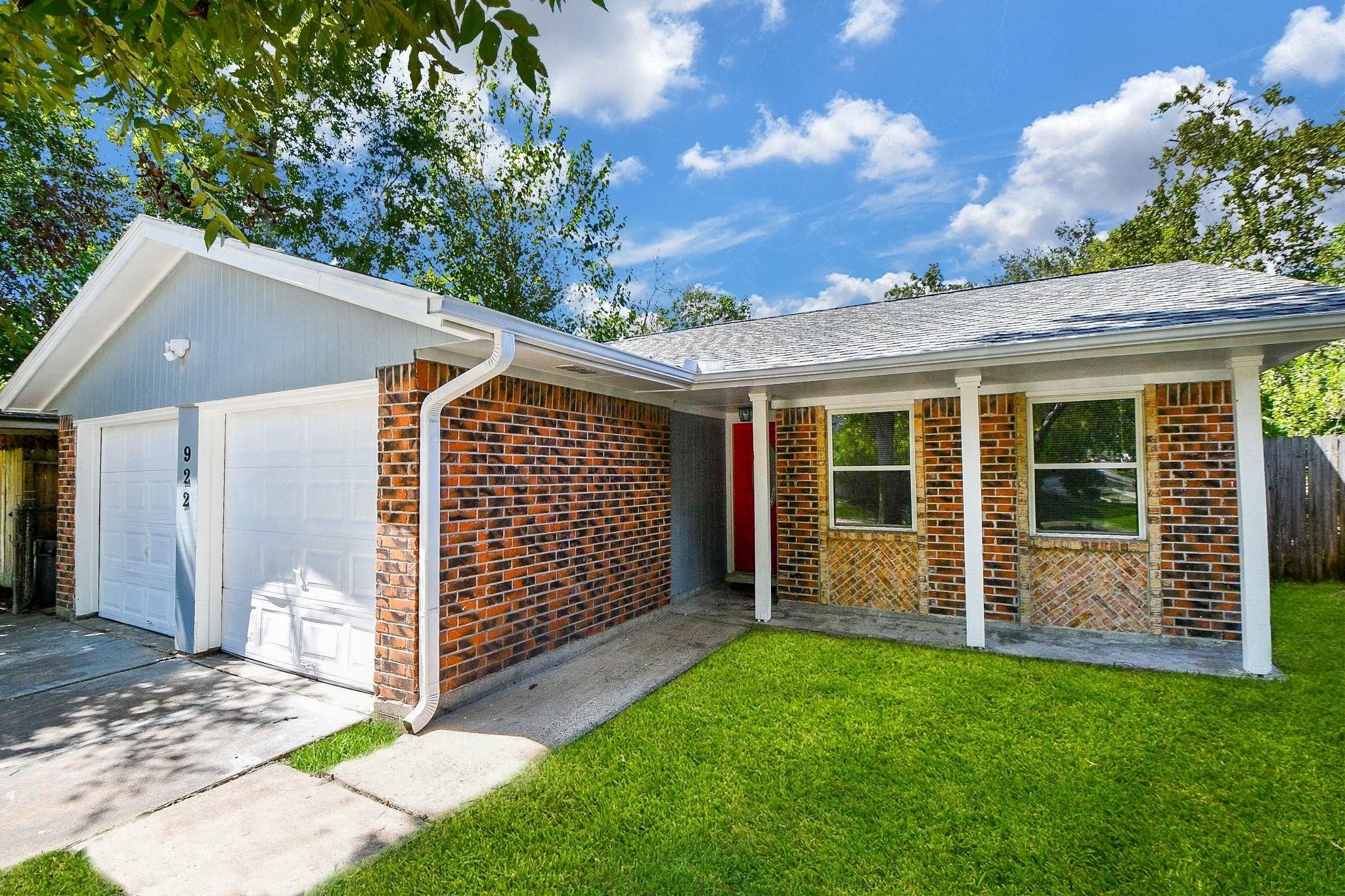 922 Bacliff Drive