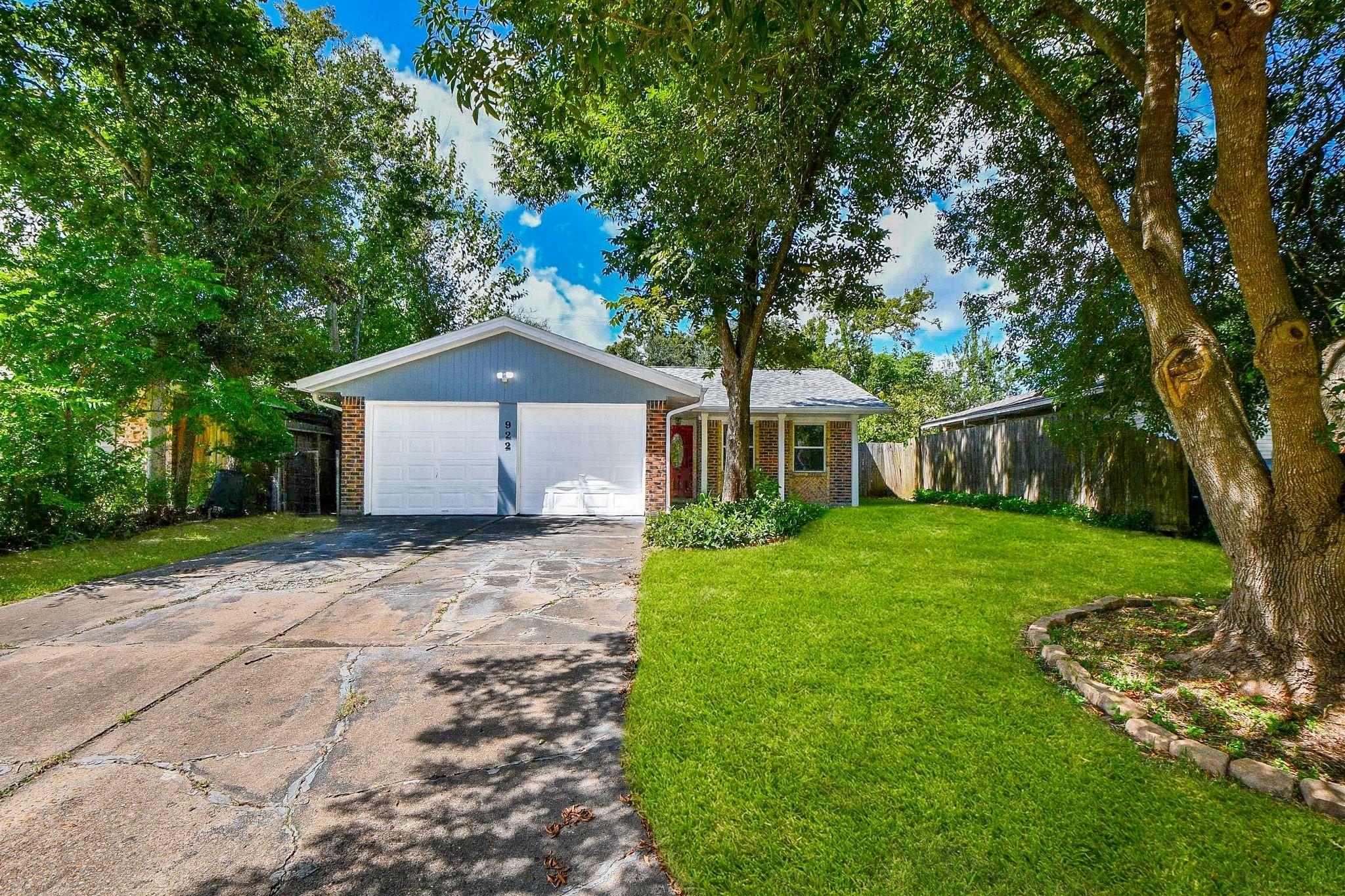 922 Bacliff Drive