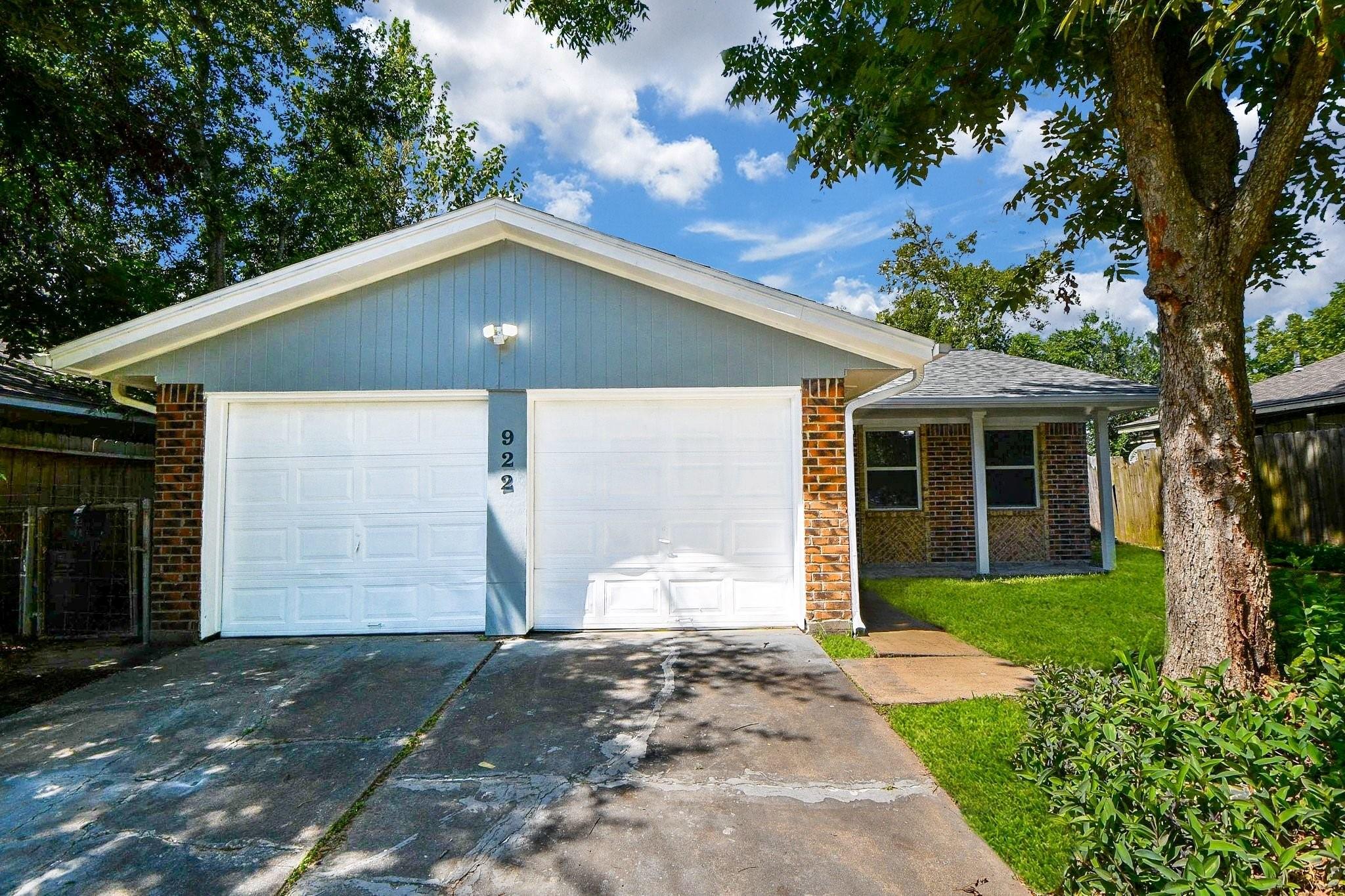 922 Bacliff Drive