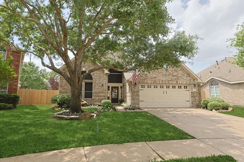 Photo of 11407 Columbia Pines Lane E, Cypress, TX 77433 (MLS # 41463358)