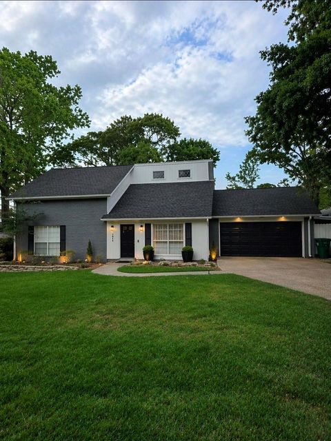 Photo of 1844 Rollingwood Drive, Huntsville, TX 77340 (MLS # 38981161)