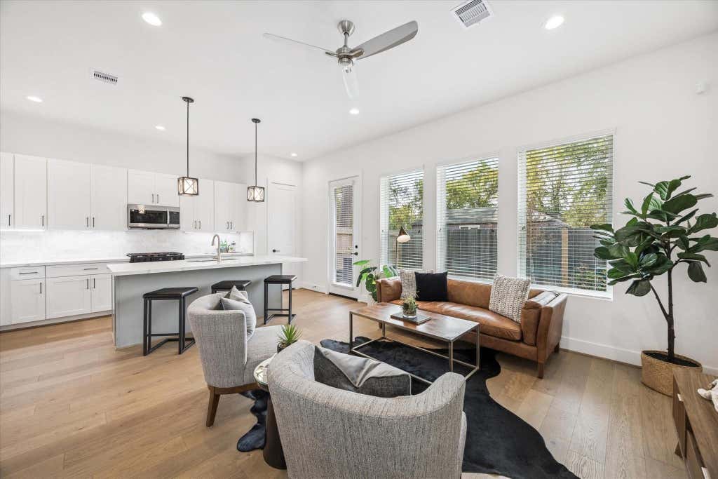 Photo of 1824 W Tidwell Road Rd, Houston, TX 77091 (MLS # 58693530)