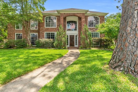 Photo of 1022 Pinewood Lane, Seabrook, TX 77586 (MLS # 23442034)