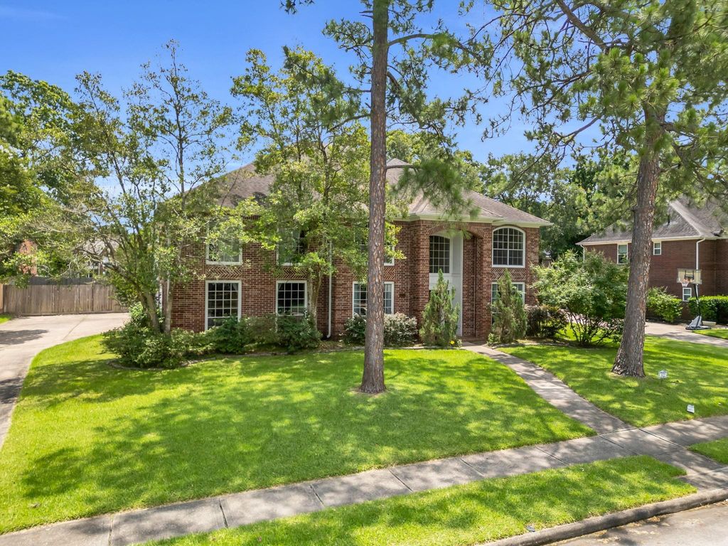 Photo of 1022 Pinewood Lane, Seabrook, TX 77586 (MLS # 23442034)