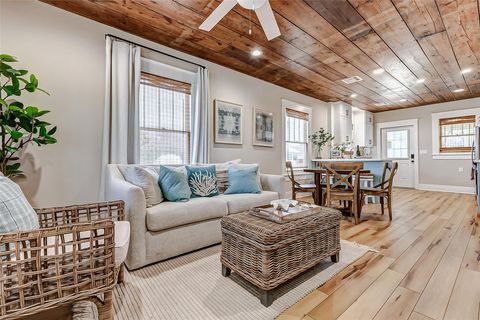 Photo of 1602 40th Street, Galveston, TX 77550 (MLS # 45068063)