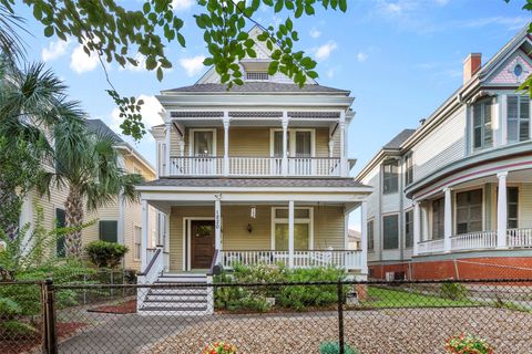 Photo of 1820 Winnie Street, Galveston, TX 77550 (MLS # 69027827)
