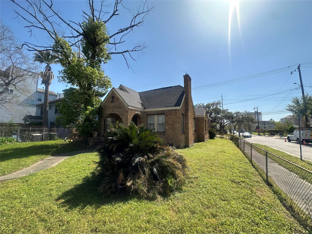 Photo of 1704 Rosewood Street, Houston, TX 77004 (MLS # 87612919)