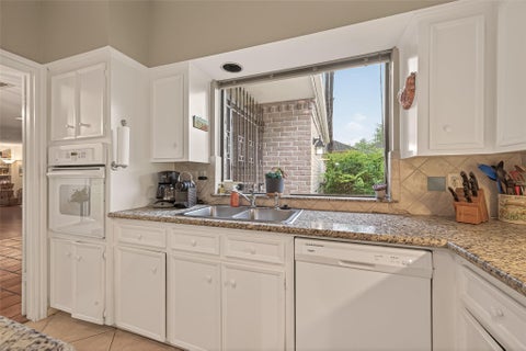 Photo of 11614 Cedar Creek DR, Houston, TX 77077 (MLS # 88148172)