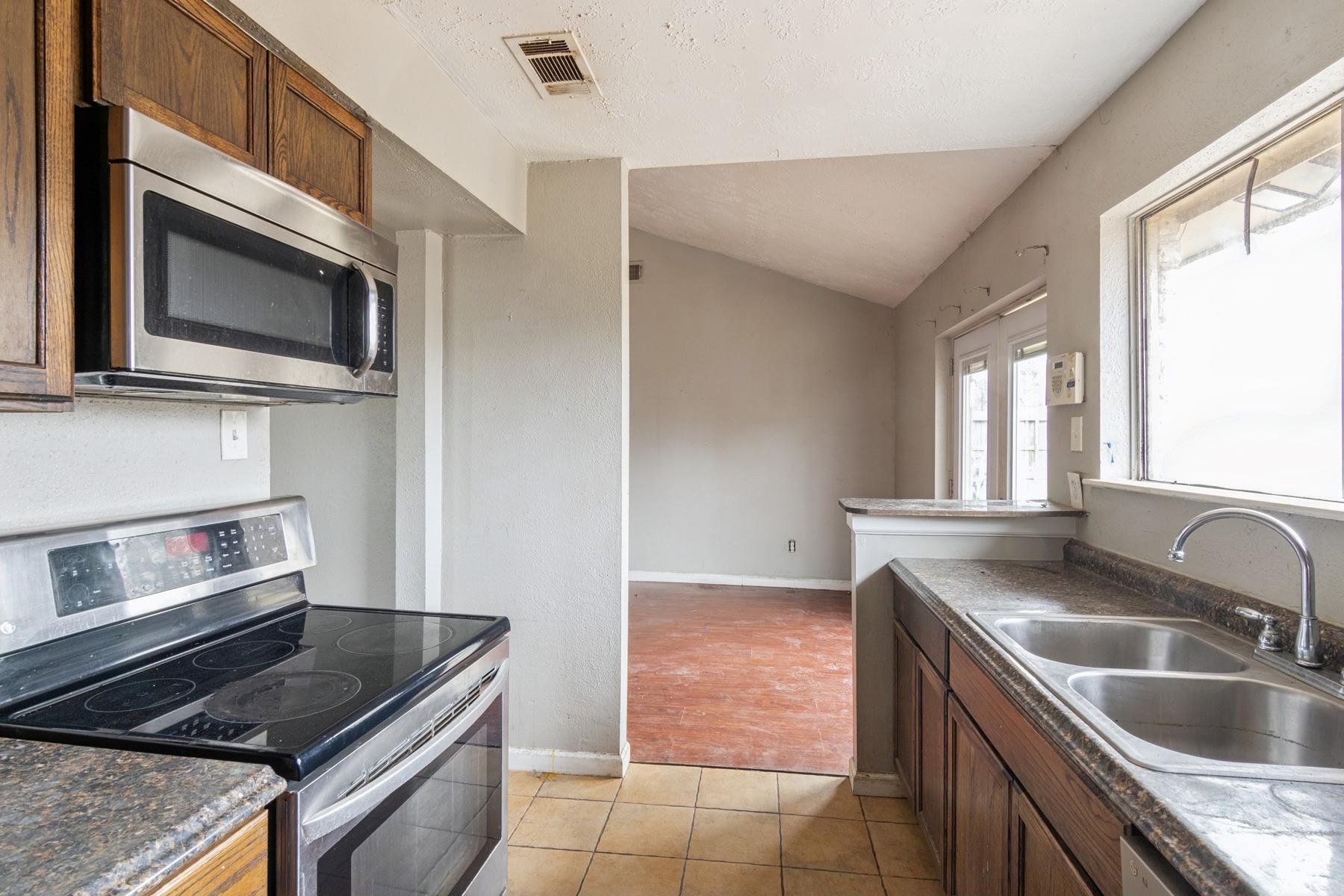 23122 Summergate Drive