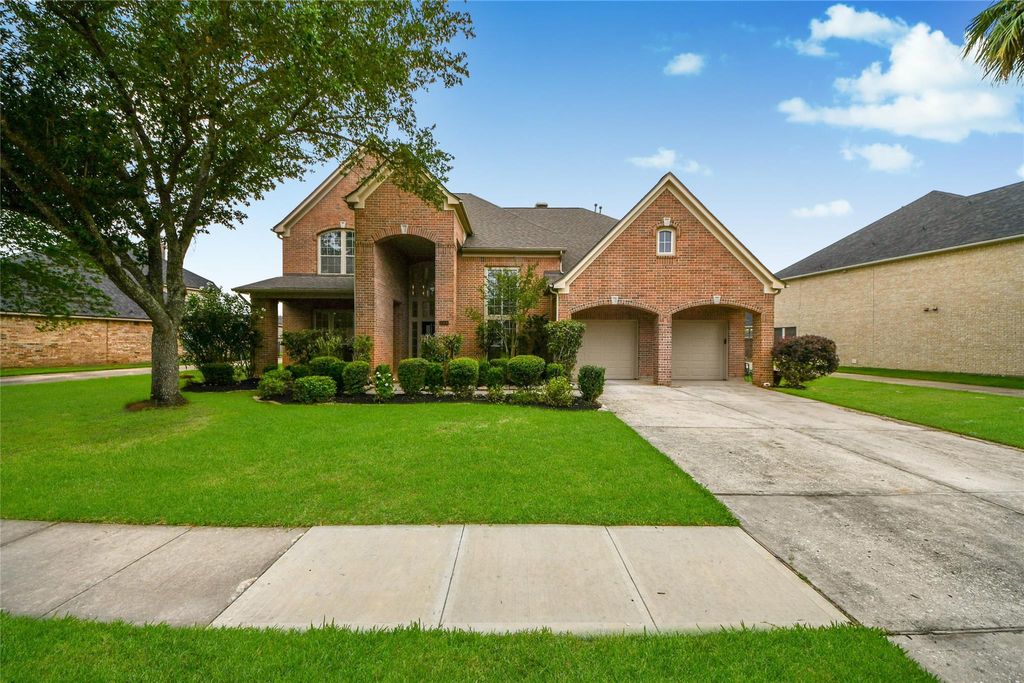 Photo of 2008 Anchor Bay Court, Pearland, TX 77584 (MLS # 83444748)
