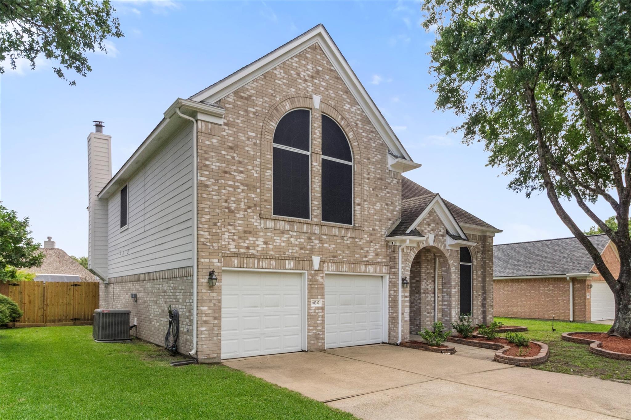 10310 Little Oak Drive