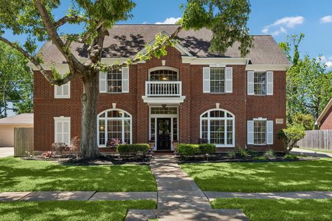 Photo of 11910 Mighty Redwood Drive, Houston, TX 77059 (MLS # 83859686)