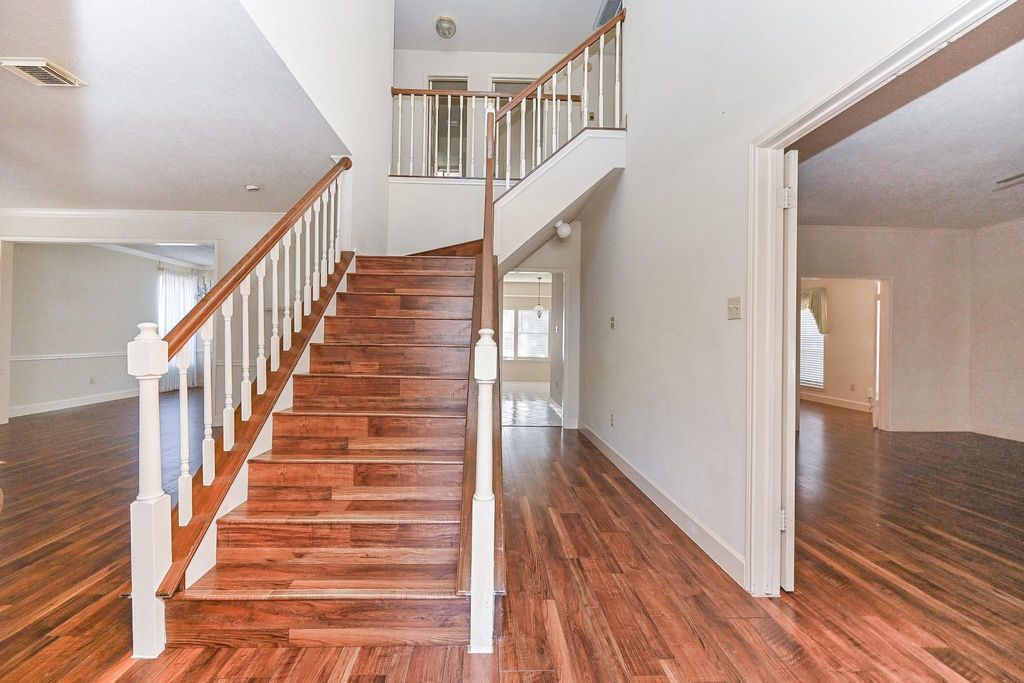 Photo of 9731 New Kent Drive, Sugar Land, TX 77498 (MLS # 82915938)