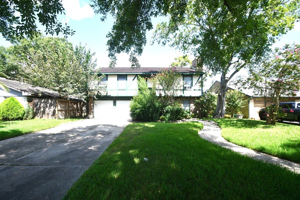 Photo of 379 Richvale Lane, Houston, TX 77598 (MLS # 35430524)