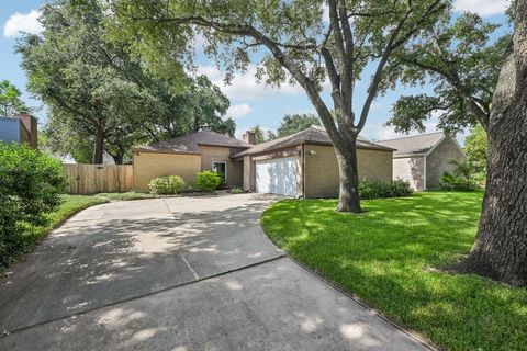 Tiny photo for 11410 Overbrook Lane, Houston, TX 77077 (MLS # 77523599)