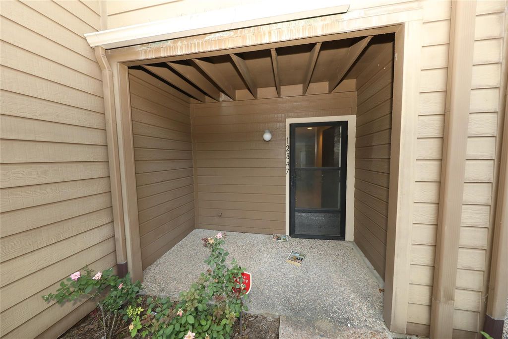 Photo of 12847 Briarwest Circle, Houston, TX 77077 (MLS # 48615284)