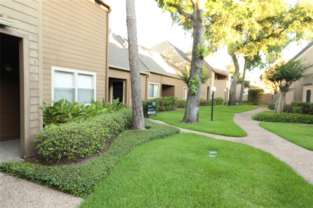 Photo of 12847 Briarwest Circle, Houston, TX 77077 (MLS # 48615284)
