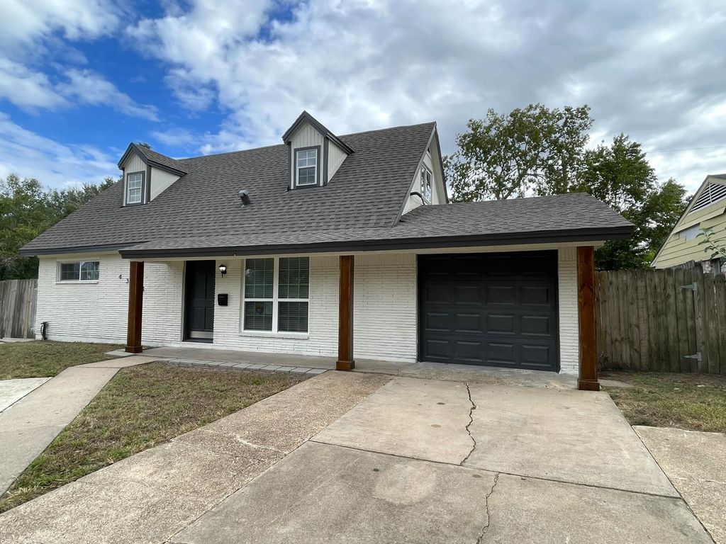 Photo of 4303 Oakside Drive, Houston, TX 77053 (MLS # 53456133)