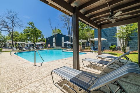 Photo of 200 Hallow Tree Lane #1017-1, Houston, TX 77090 (MLS # 42198740)