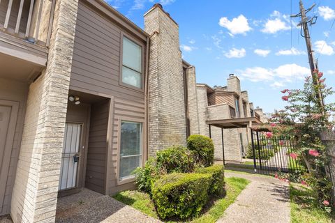 Photo of 11280 Braes Forest Drive #105, Houston, TX 77071 (MLS # 39702137)