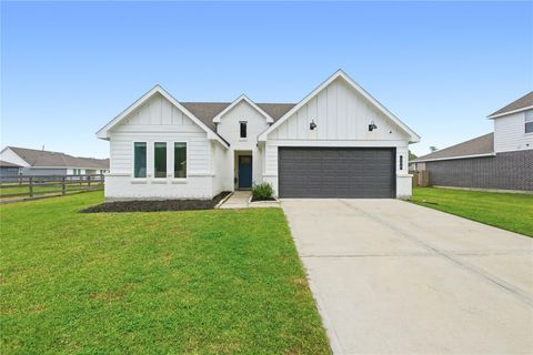 Photo of 130 Lakeway Circle Cir, Anahuac, TX 77514 (MLS # 77711852)