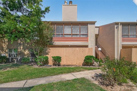 Photo of 10555 Turtlewood Court #3012, Houston, TX 77072 (MLS # 22872286)