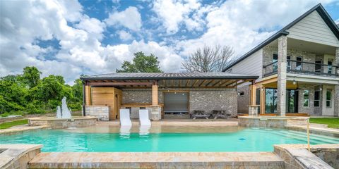 Photo of 206 Elm Street, Highlands, TX 77562 (MLS # 37985941)