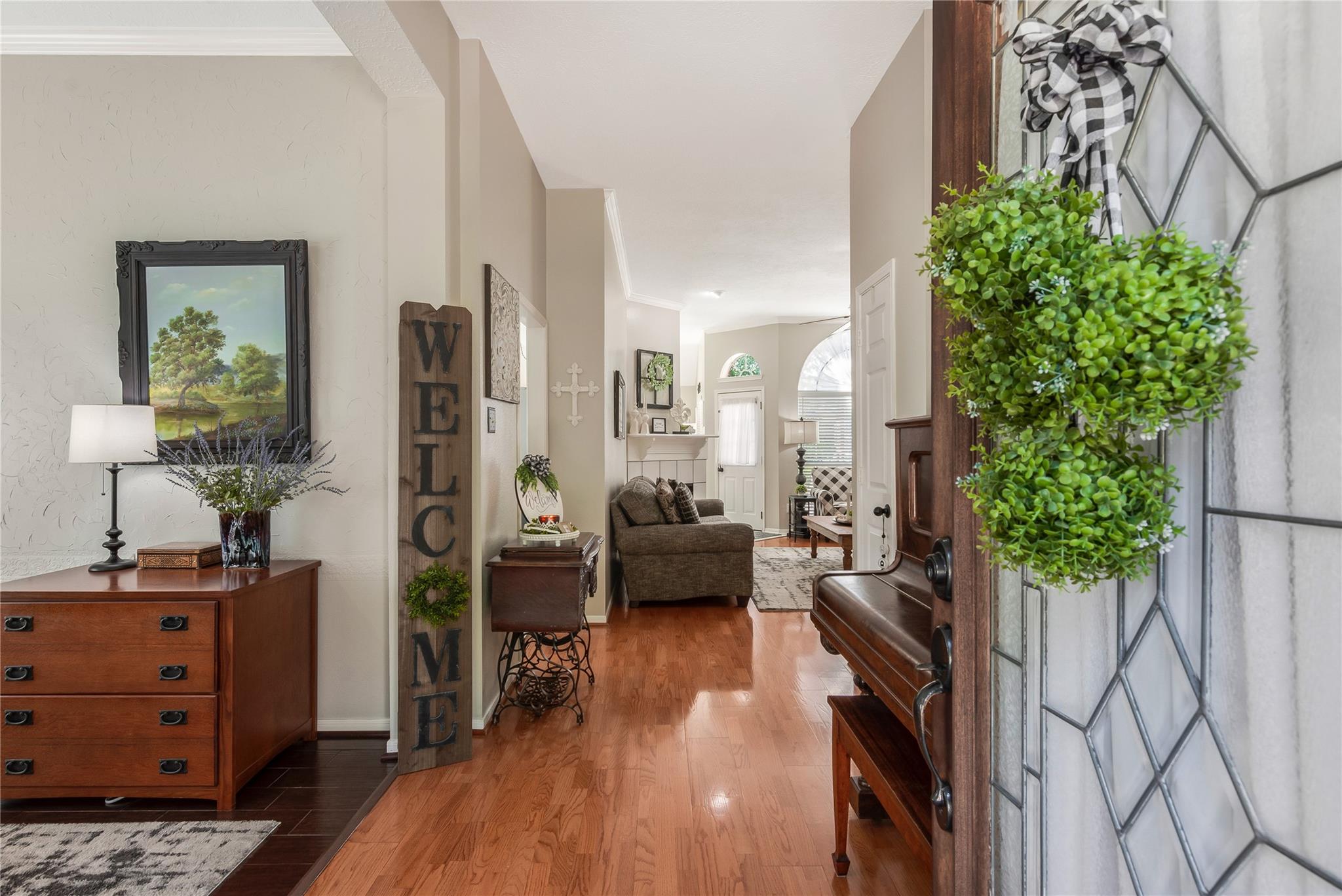 2515 Honeysuckle Walk