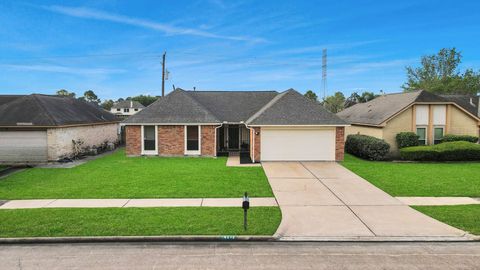 Photo of 14219 Swanfield Dr Dr, Houston, TX 77083 (MLS # 72676777)