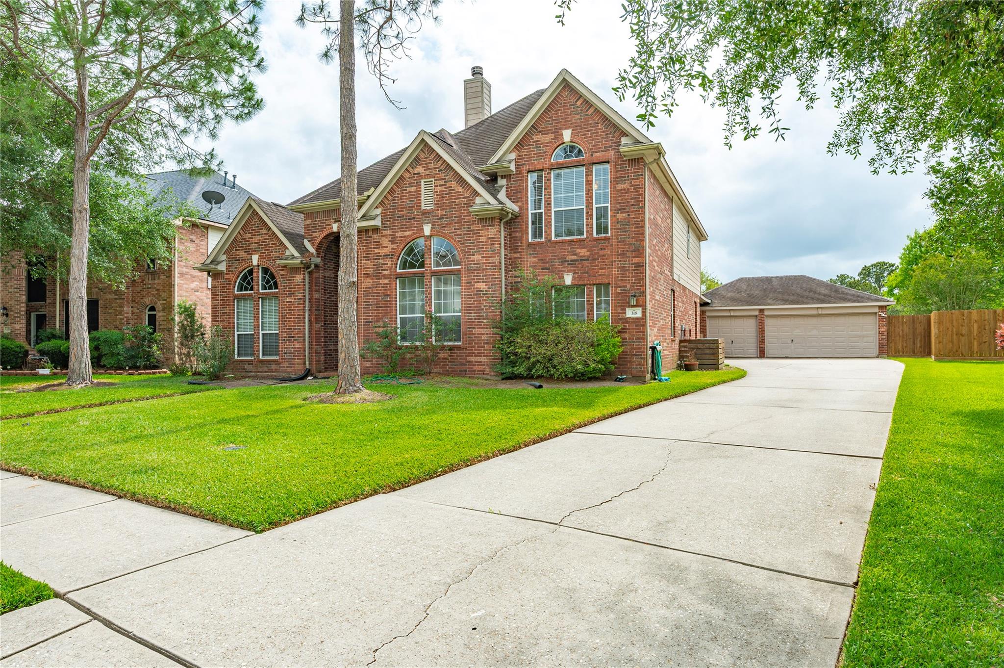 318 Breezway Bend Lane