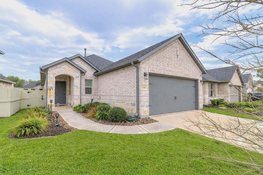 Photo of 16887 Pink Wintergreen Drive, Conroe, TX 77385 (MLS # 51927688)