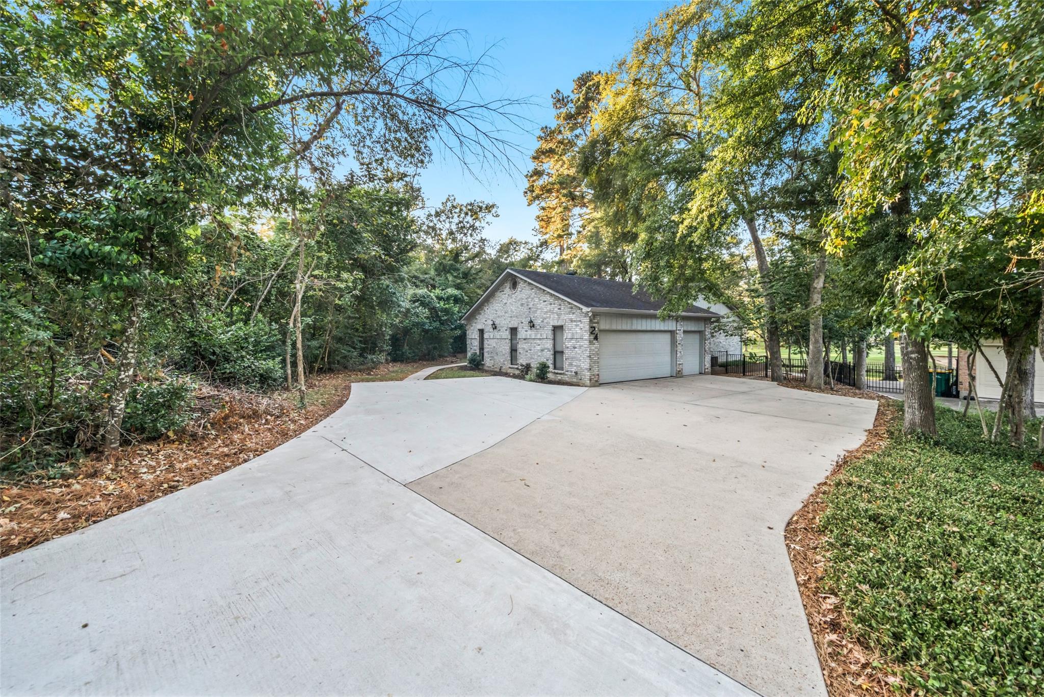 24 Indian Wells Lane