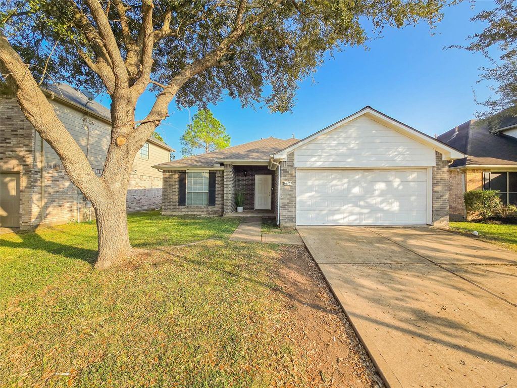 Photo of 16131 Taloncrest Drive, Houston, TX 77083 (MLS # 81915312)