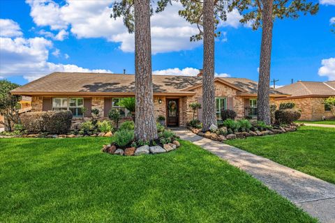 Photo of 983 W Donovan Street, Houston, TX 77091 (MLS # 25839240)